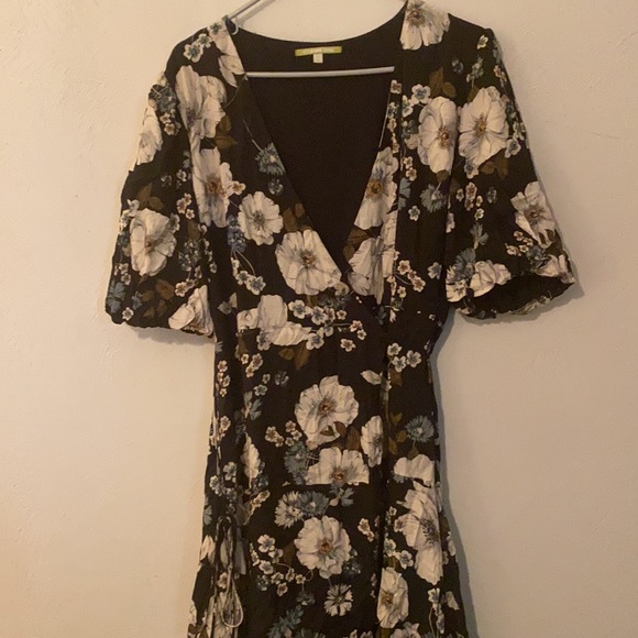Gianni Bini Floral wrap dress - Picture 6 of 6